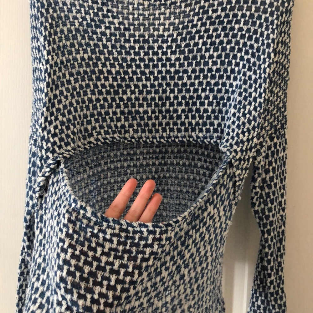 Open Back Sweater - Picture 4 of 4